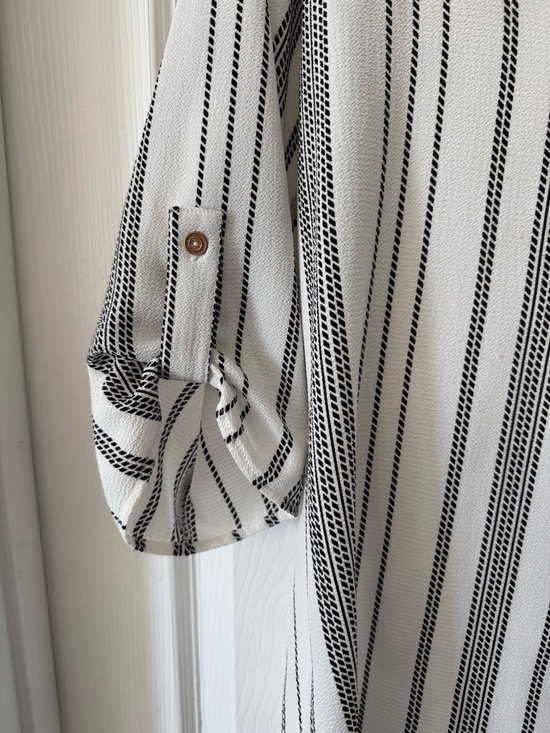 Tempted Hearts Los Angeles Striped Zip Front Blouse Size 1X Roll Tab Sleeve - Picture 4 of 7